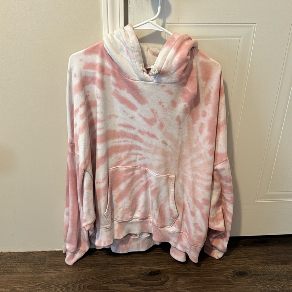 GOOD CONDITION ⭐️ Pink and White Tye Dye American Eagle hoodie
